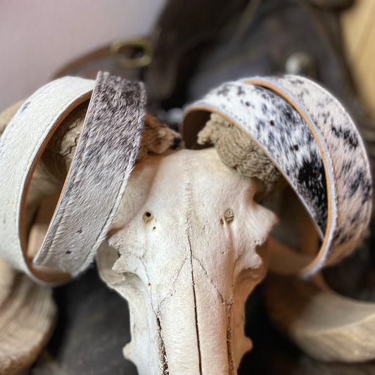 BLACK AND WHITE SPECKLED HAIR ON COWHIDE BELT